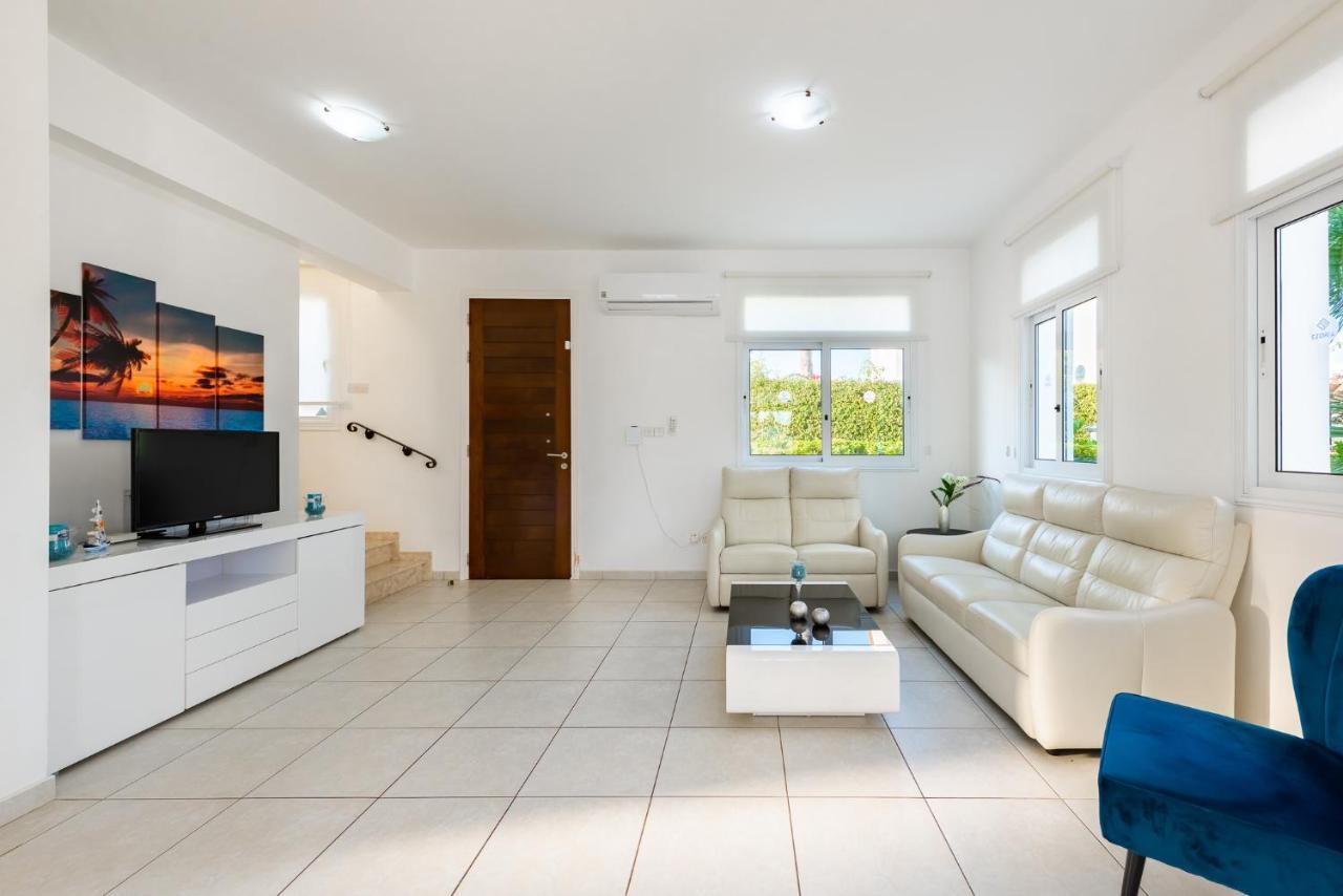 Villa Palm Breeze By Ezoria Villas Protaras Bagian luar foto