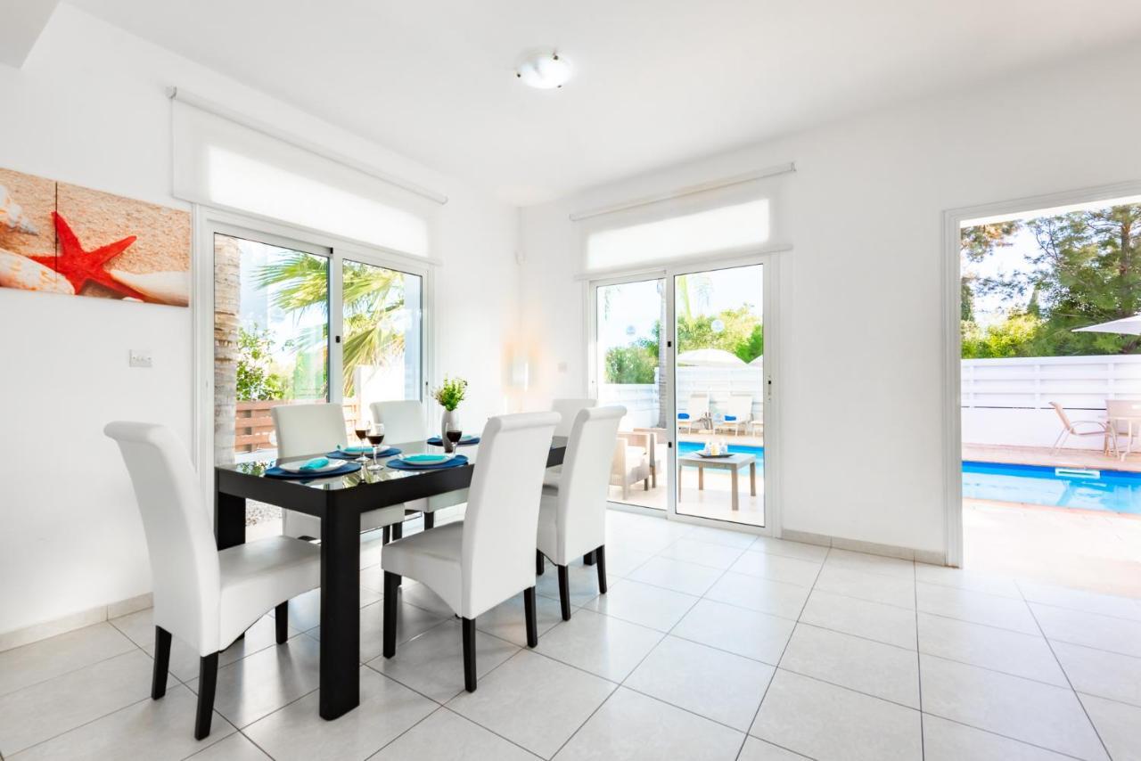 Villa Palm Breeze By Ezoria Villas Protaras Bagian luar foto